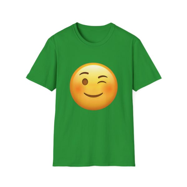 Wink Emoji T-shirt – Sjov og flabet emoji T-shirt | Humor, flirt og attitude