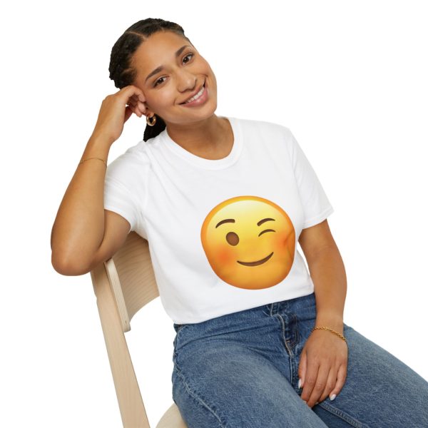 Wink Emoji T-shirt – Sjov og flabet emoji T-shirt | Humor, flirt og attitude - Billede 17
