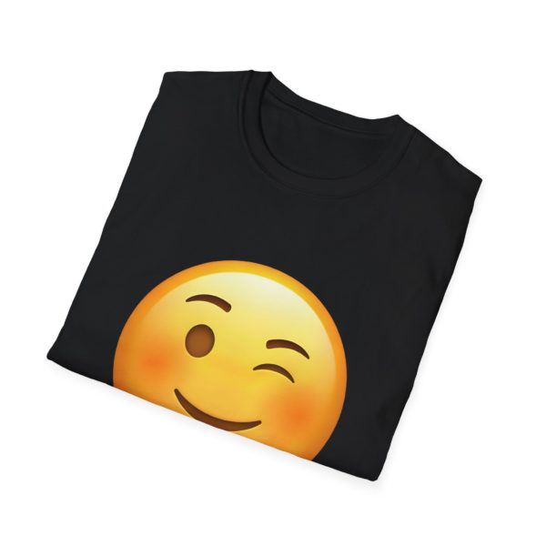 Wink Emoji T-shirt – Sjov og flabet emoji T-shirt | Humor, flirt og attitude - Billede 3