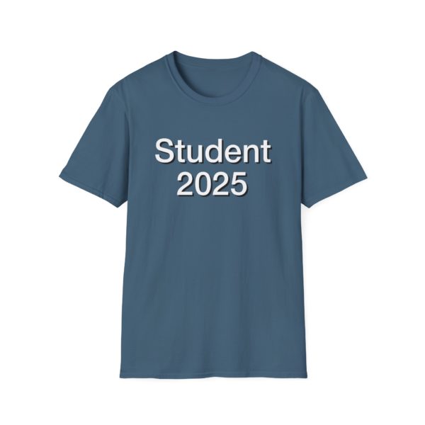Student 2025 T-shirt – Perfekt gave til årets studenter | Fejr huen med stil 🎓